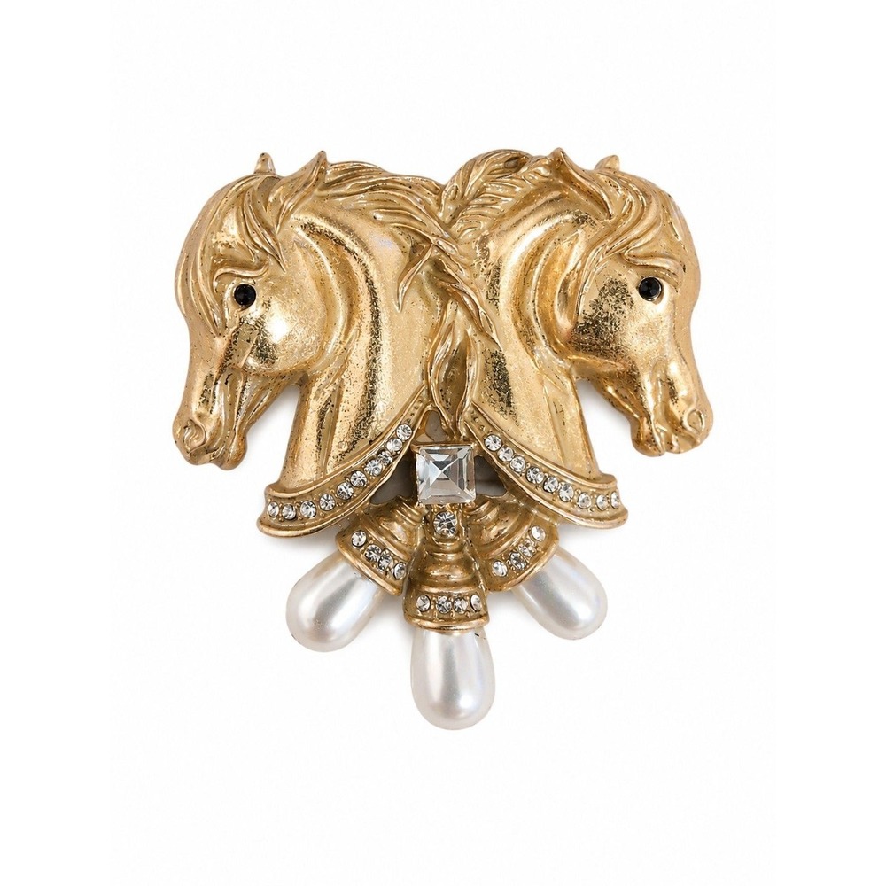 ⚜️53. Elizabeth Taylor Brooch